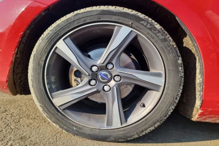 usa portiera stanga dreapta fata spate macara geam motoras oglinda parbriz  Volvo V40 R-design 2015, motor 1.6 D2 114cp cod motor D4162T  dezmembrez dezmembrari