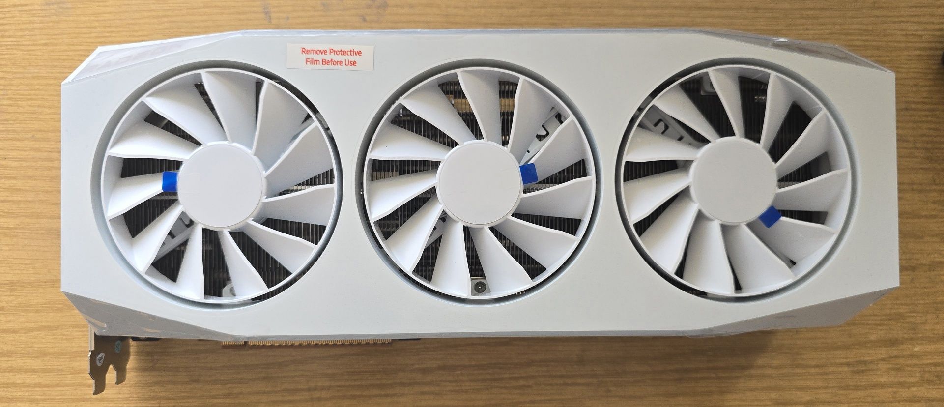 Видео карта AMD XFX Mercury RX 9070 XT White RGB, 16GB GDDR6, като нов