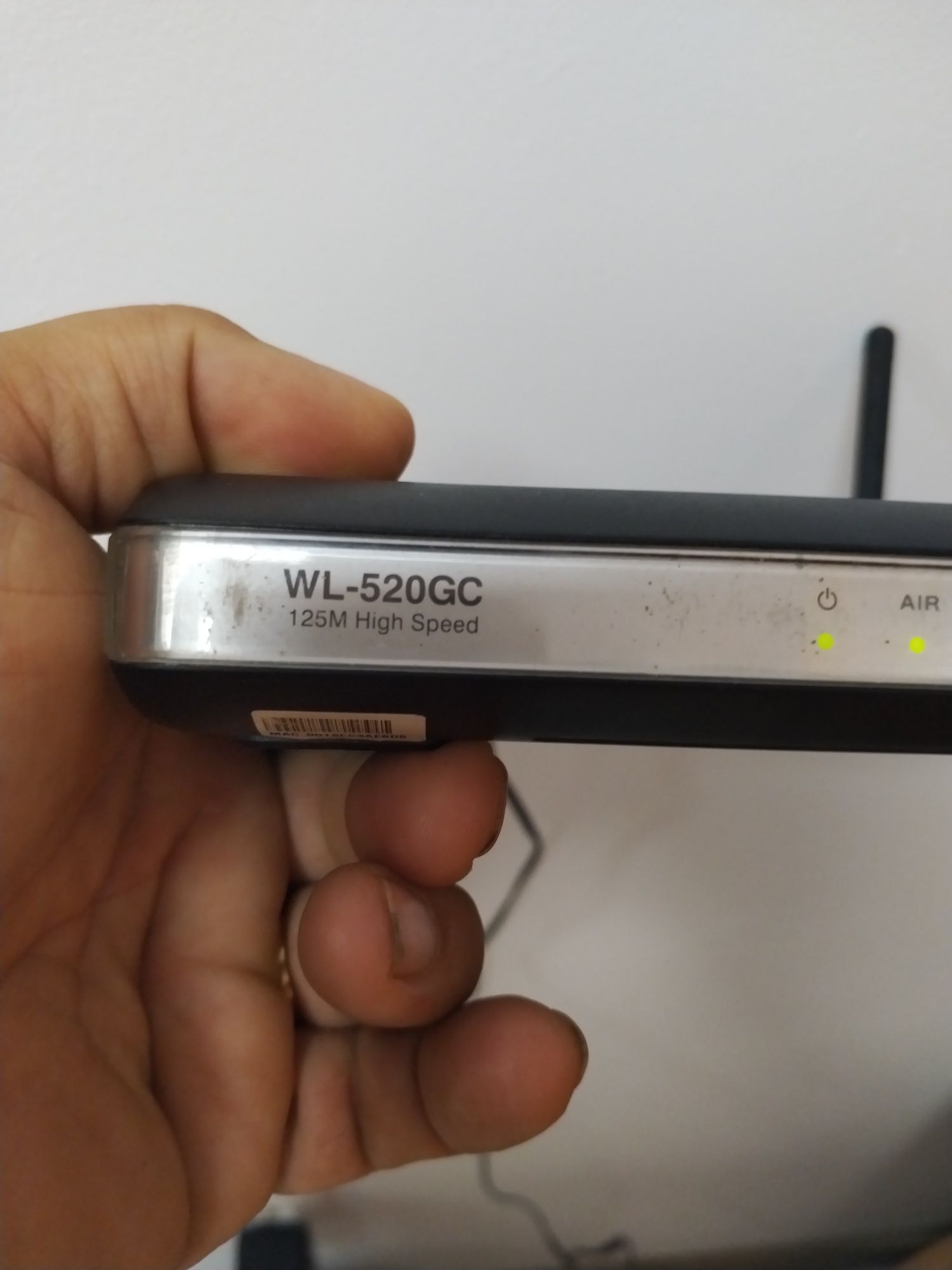 Router wireless Asus 
Model WL-520GC.
Este funcțional.
Este utilizat
F