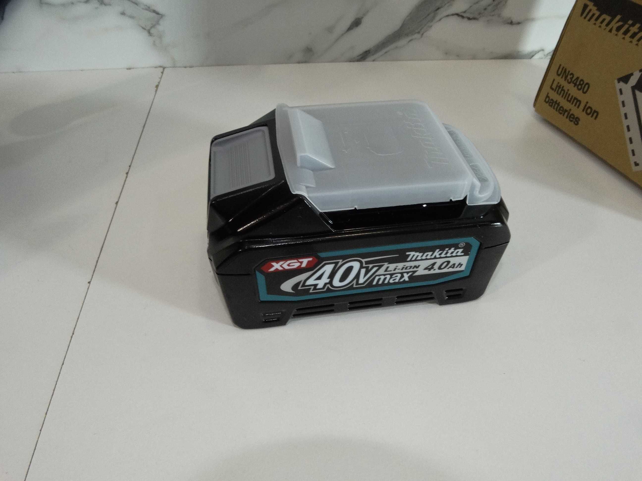 НОВО - Makita HR 004G / 40 V / 4.0 Ah - Перфоратор / XGT