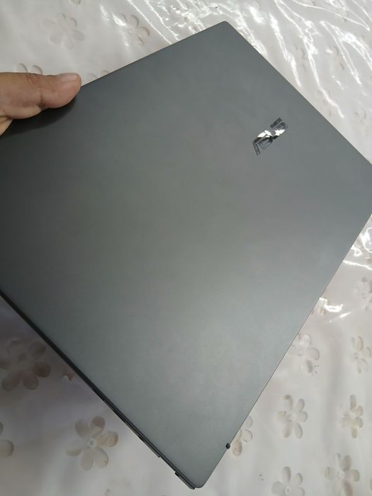 ASUS Zenbook Intel(R) Core(TM) Ultra 5-125H