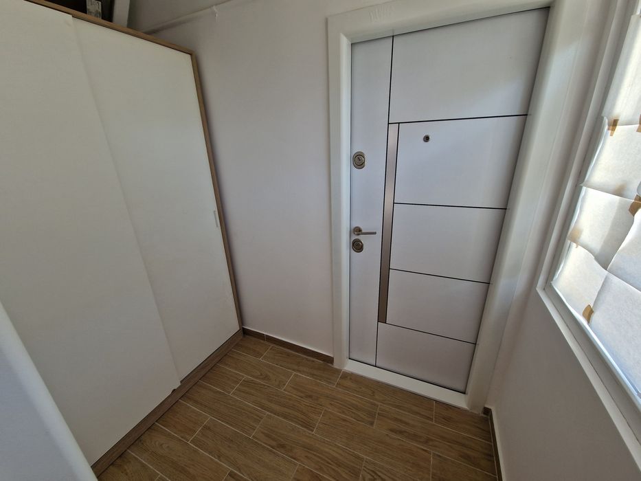 Închiriez apartament