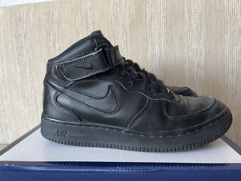 Nike air force 1 mid кецове