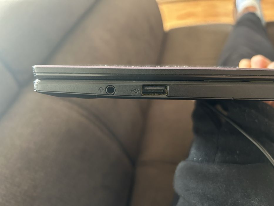 Лаптоп Asus Vivabook