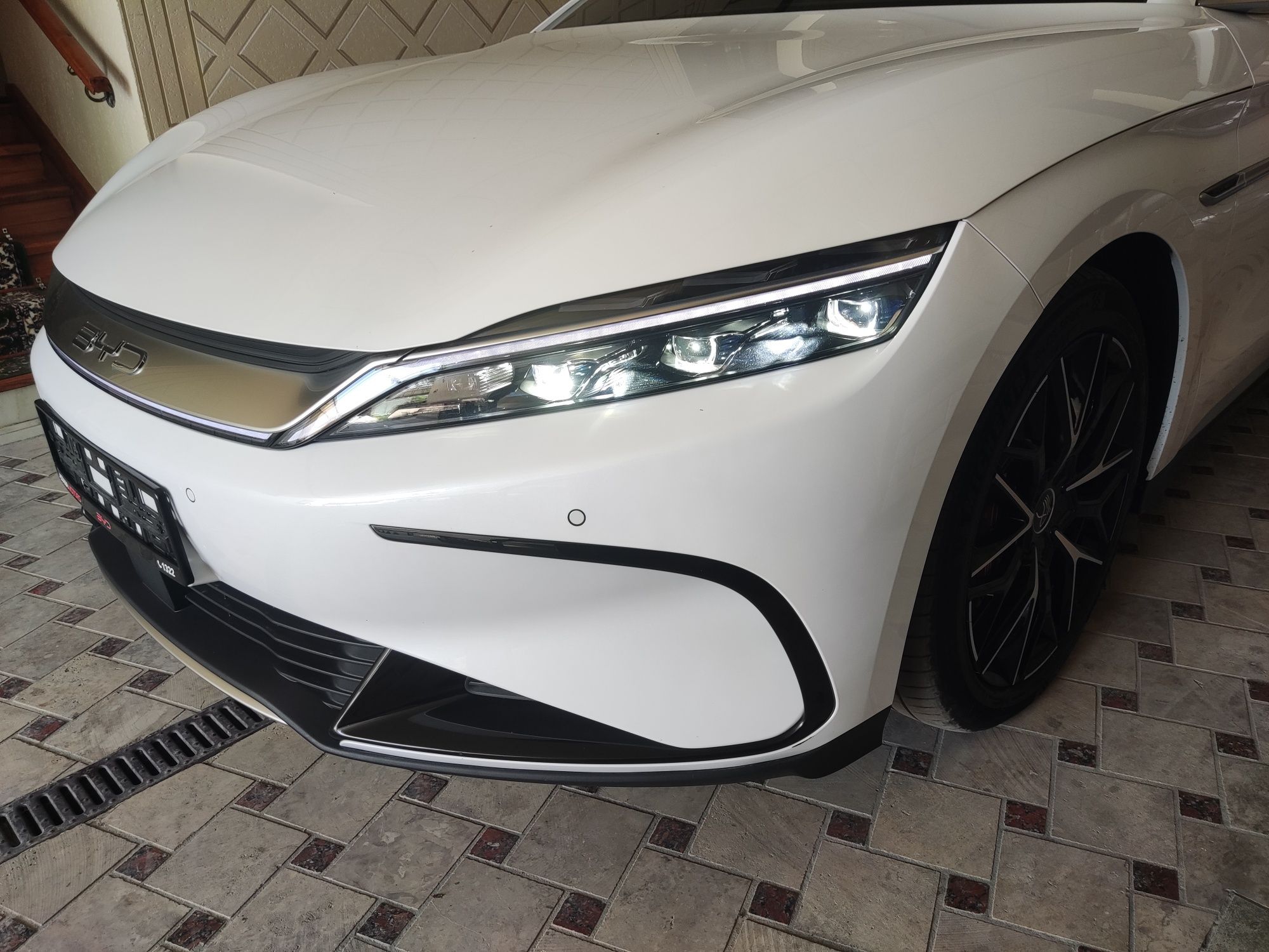 BYD HAN xan 715 кмли фул позиция 2023/25 официальный салондан олинган