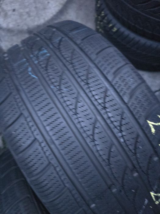 Anvelope iarna  235 35 19