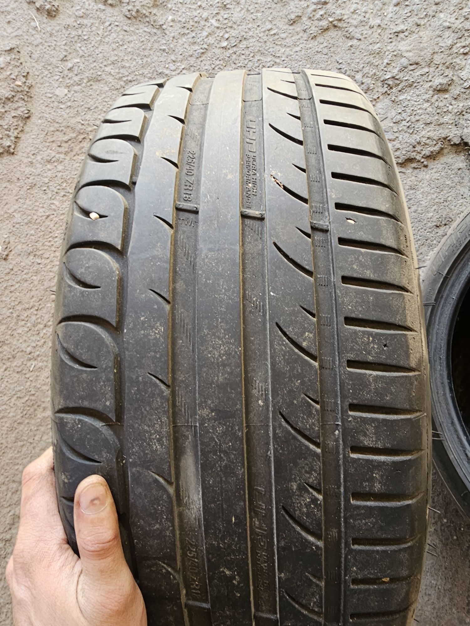 Cauciucuri 225/40 R18