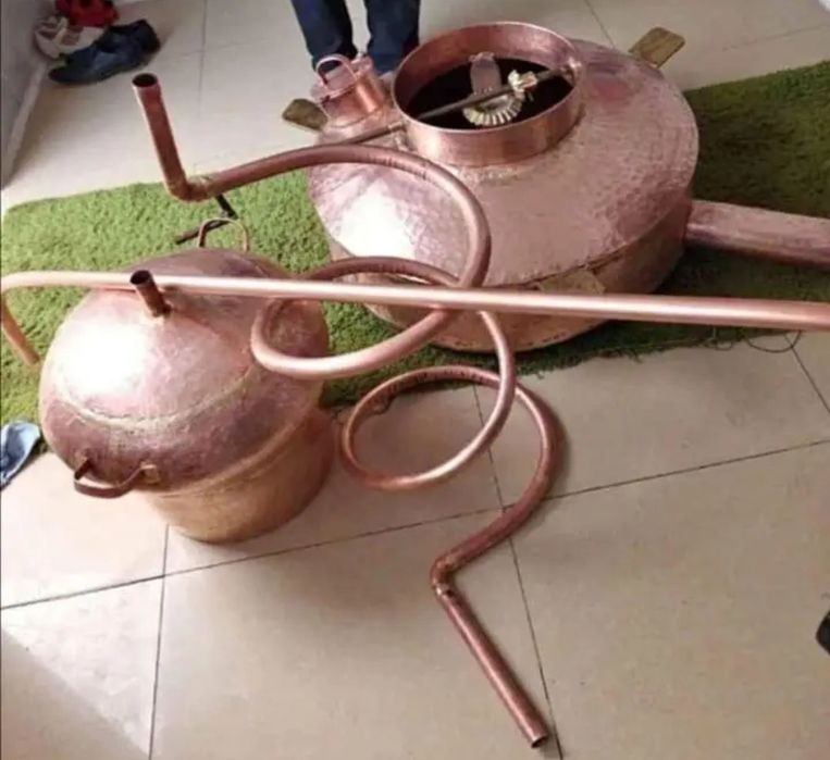 Vând cazane de țuică din cupru alimentar orice mărimea mai multe infor