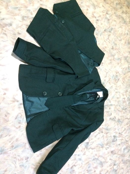 Продам школьную форму на мальчика на 6-8 лет