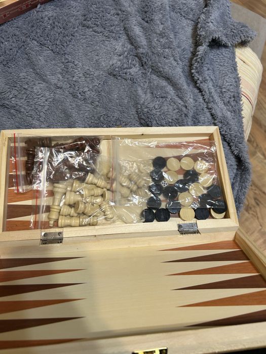 Шахматы настольные дерево 29 см х 29 см( плюс нарды+шашки)