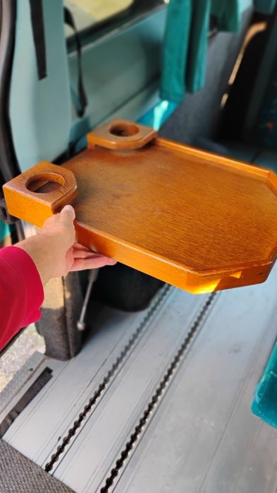 Сгъваема масичка с пневматичен мханизъм