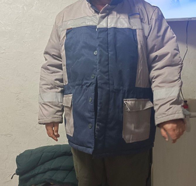 Продам спецовку зимнюю