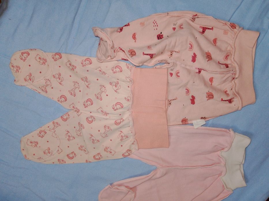 Продам одежки на новорождённую девочку