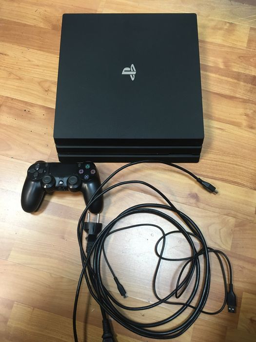Sony PS4 Pro 1ТB с гаранция