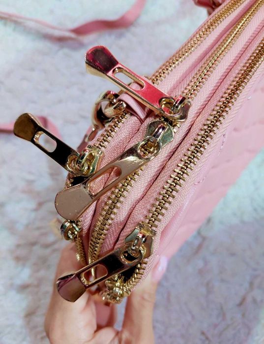 Розова, кожена чанта