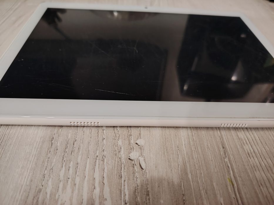 Tableta 10", dual SIM, impecabila