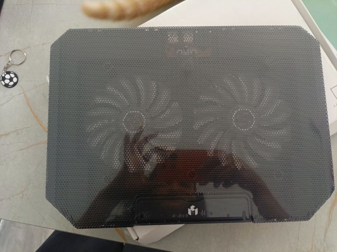 Laptop cooling pad(noutbuk sovutgichi)Sotuvda Yangi ishlatilmagan