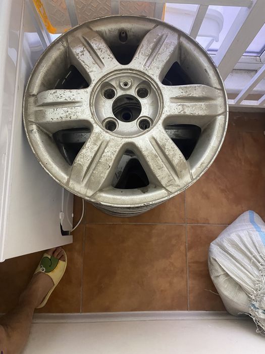 Диски на Lada Largus. R15