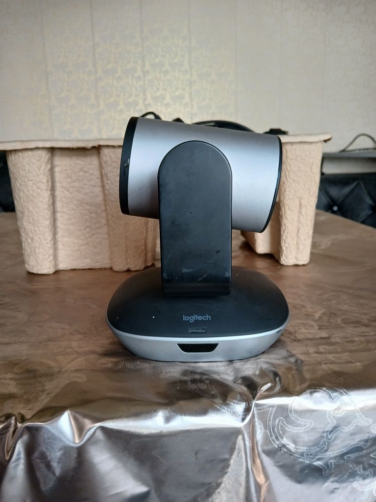 Logitech PTZ PRO 2 kamera sotiladi