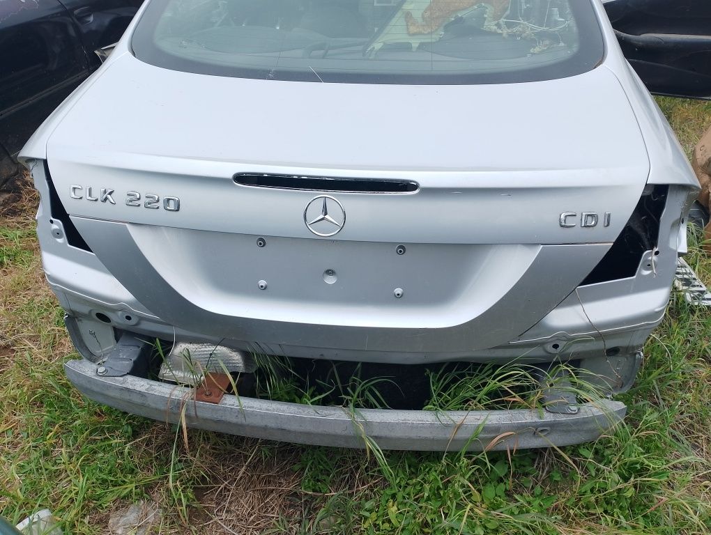 Продавам clk 220 cdi W209 на части