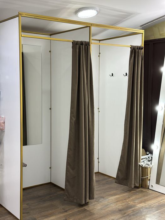 Оборудование в магазин одежды