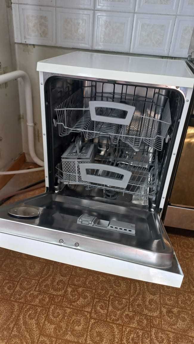 Посудомоечная машина фирмы "ARDO"