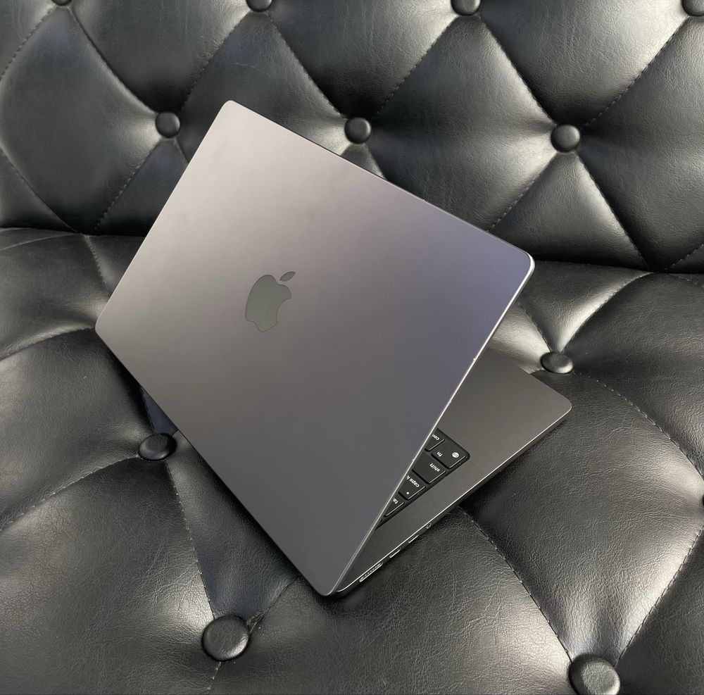 Apple MacBook Pro M3 Pro 14-inch 2023  года в хорошем состояние