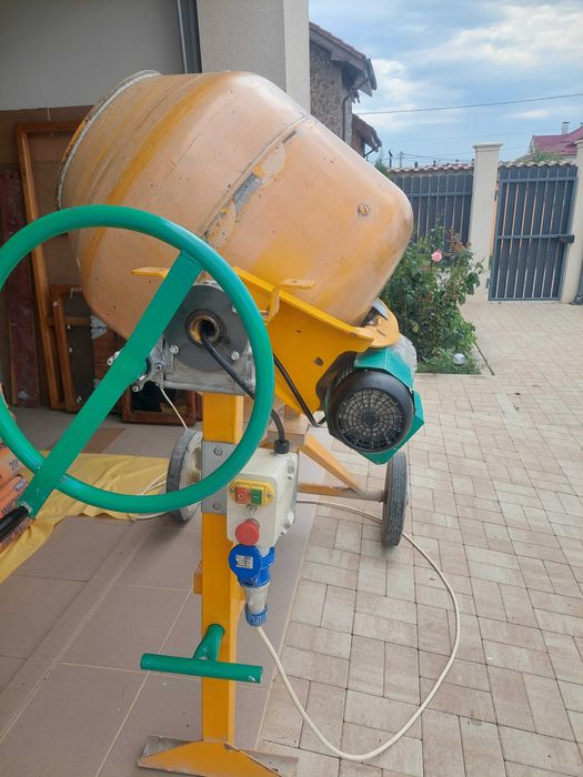 Betoniera 250l italia