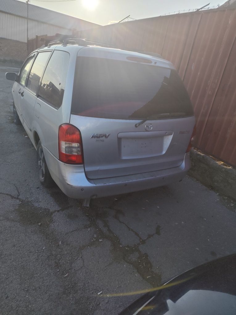 Mazda MPV 20001 година 2000 кубика бензин за части