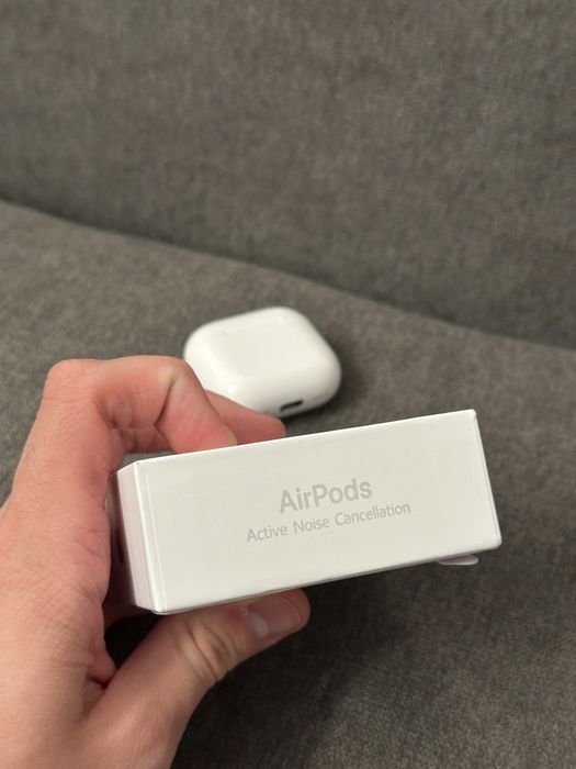 Vand AirPods 4 Serie Valida Garantie Apple
