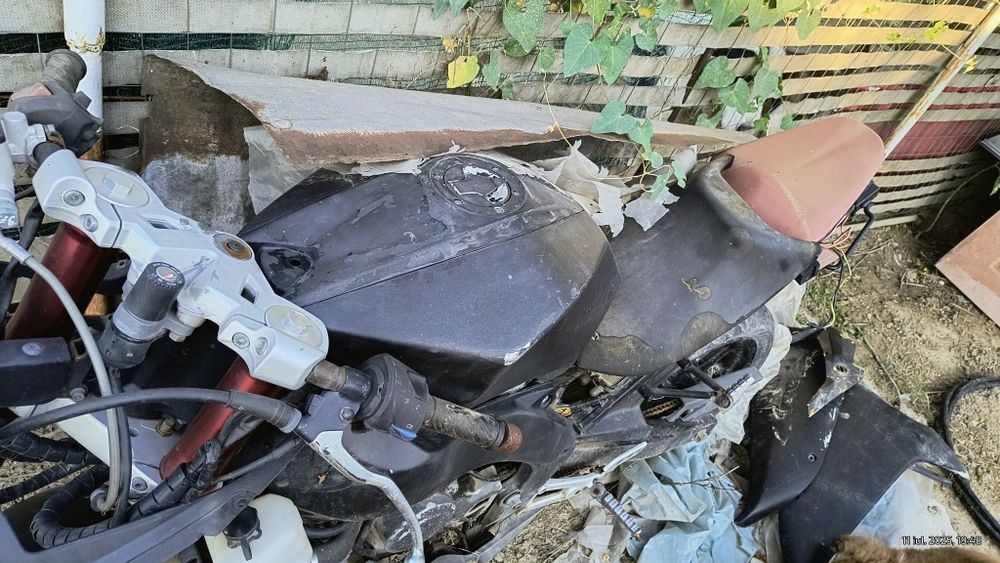 Vand sau dezmembrez derbi gpr 50cc 2010