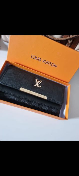 Portofele dama la cutie noi