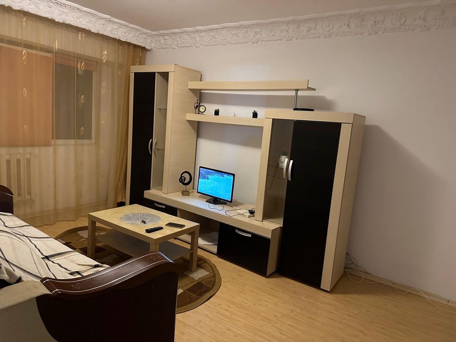 Inchiriez apartament 2camere decomandat