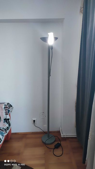 Lampadar fara abajur