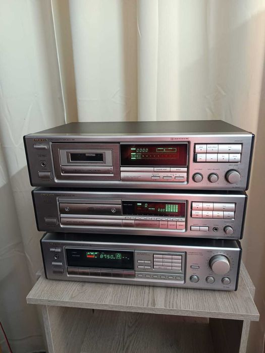 Amplificatoare, boxe, pickup, colectii de viniluri