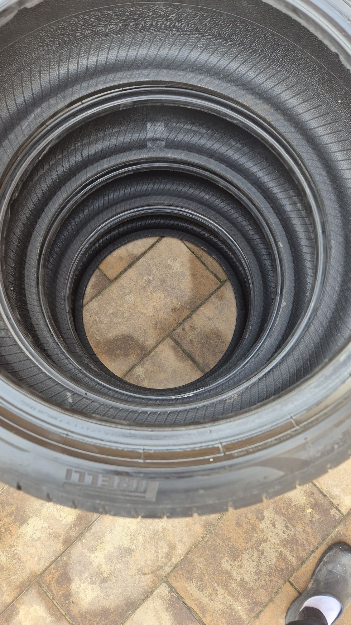 Vand 2x Anvelope vara Pirelli P Zero 225/40/19