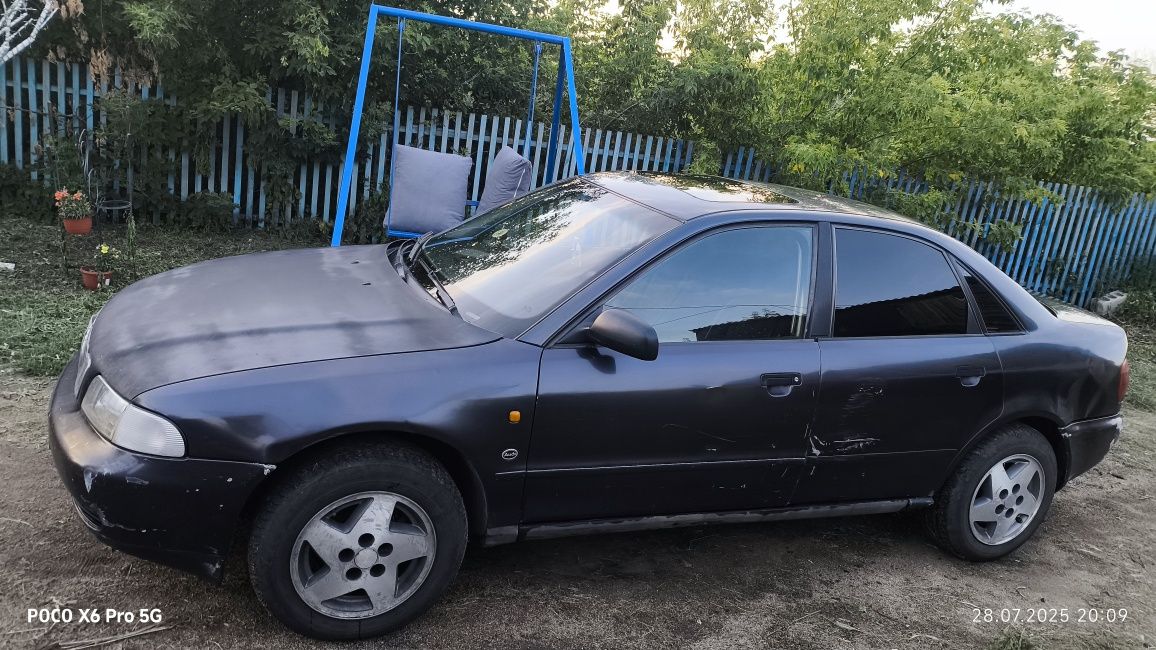 Автомобиль ауди а4