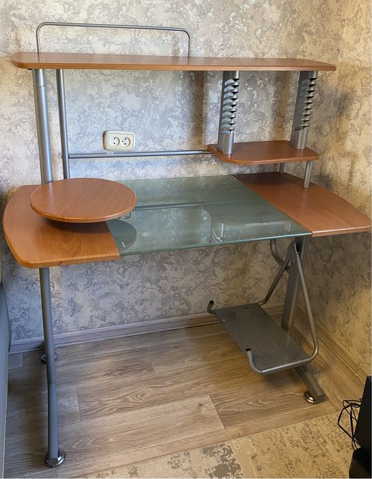 Компьютерный стол