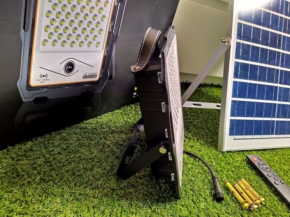 Proiector LED 200W cu Panou Solar, CAMERA WIFI Full HD, TELECOMANDA