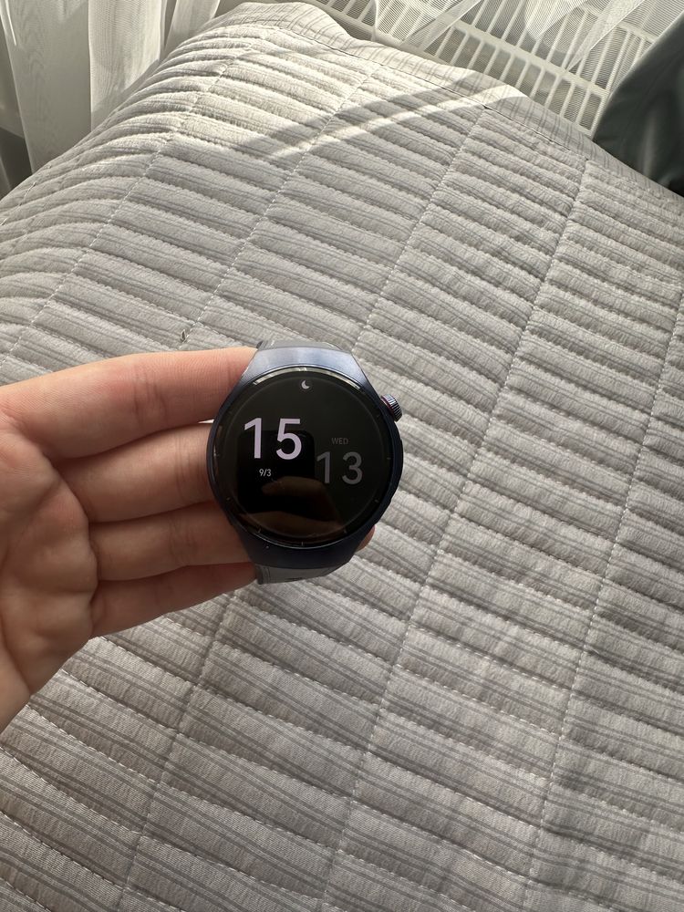 Продаю Huawei watch 5