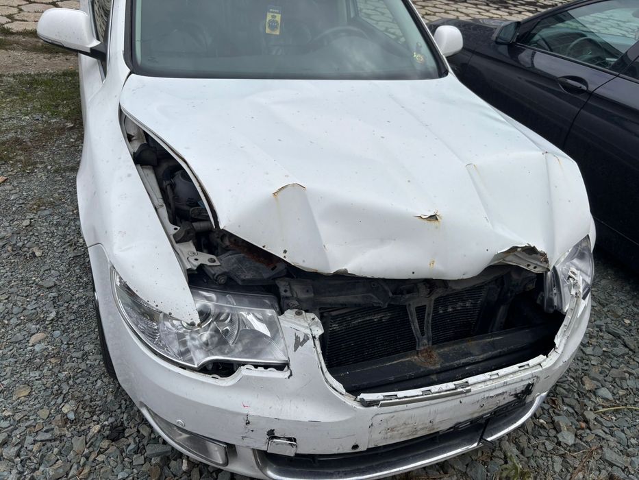 SKODA SUPERB 2 - avariata