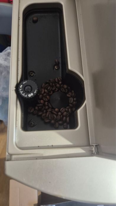 expresor DeLonghi Magnifica