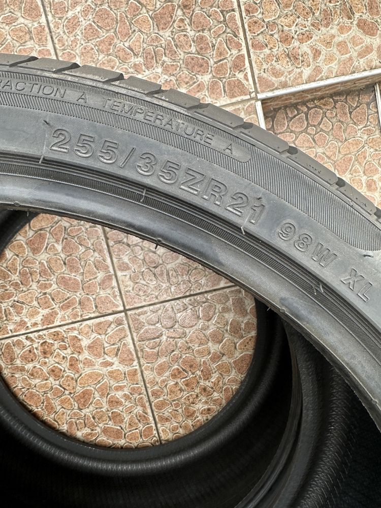 2 бр. летни гуми WINRUN R330 255/35R21 98W XL DEMO DOT 23