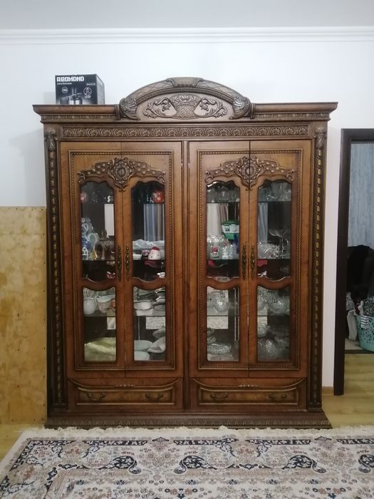 Продам сервант-стенка