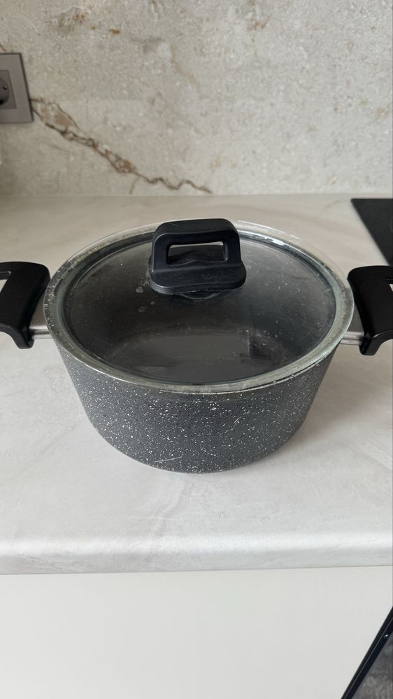 Продается кастрюля и сковородка