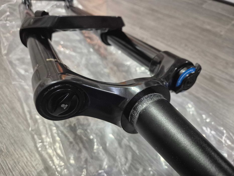 RockShox Revelation 15x110 Boost 150mm НОВА