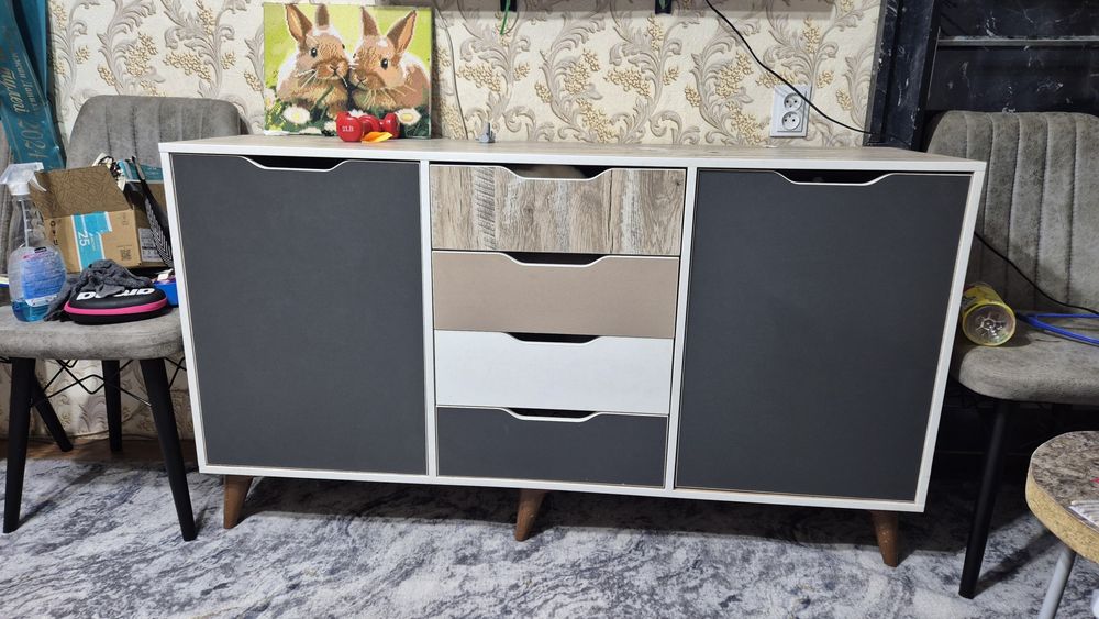 Камод в хорошего состоянии, есть дифект