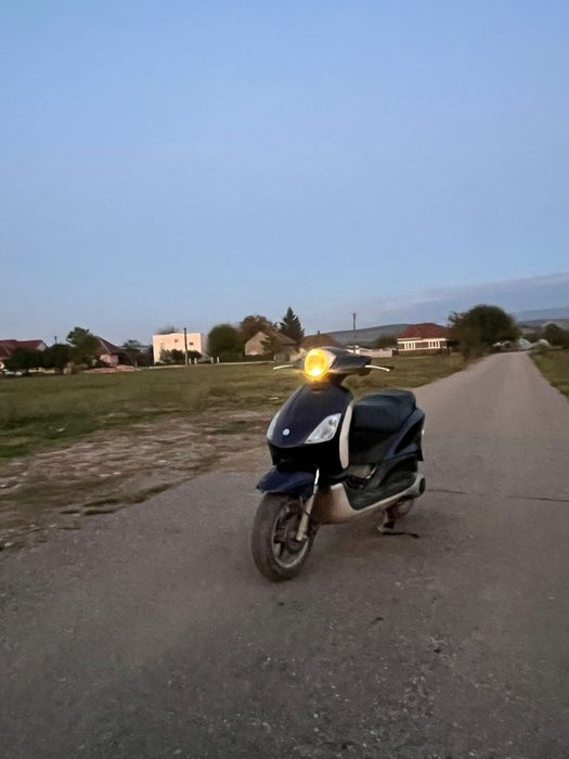 Scuter piaggio fly 125