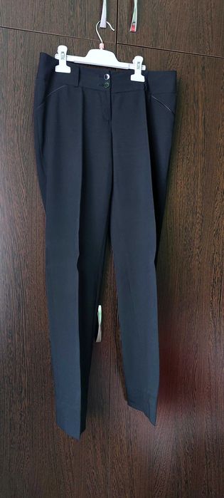 Vând pantaloni dama + bluză + pantofi