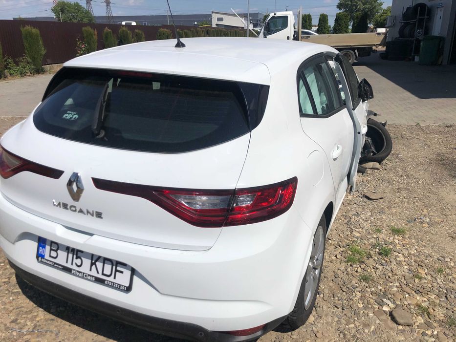 Renault Megane 1.5dci, avariat fata